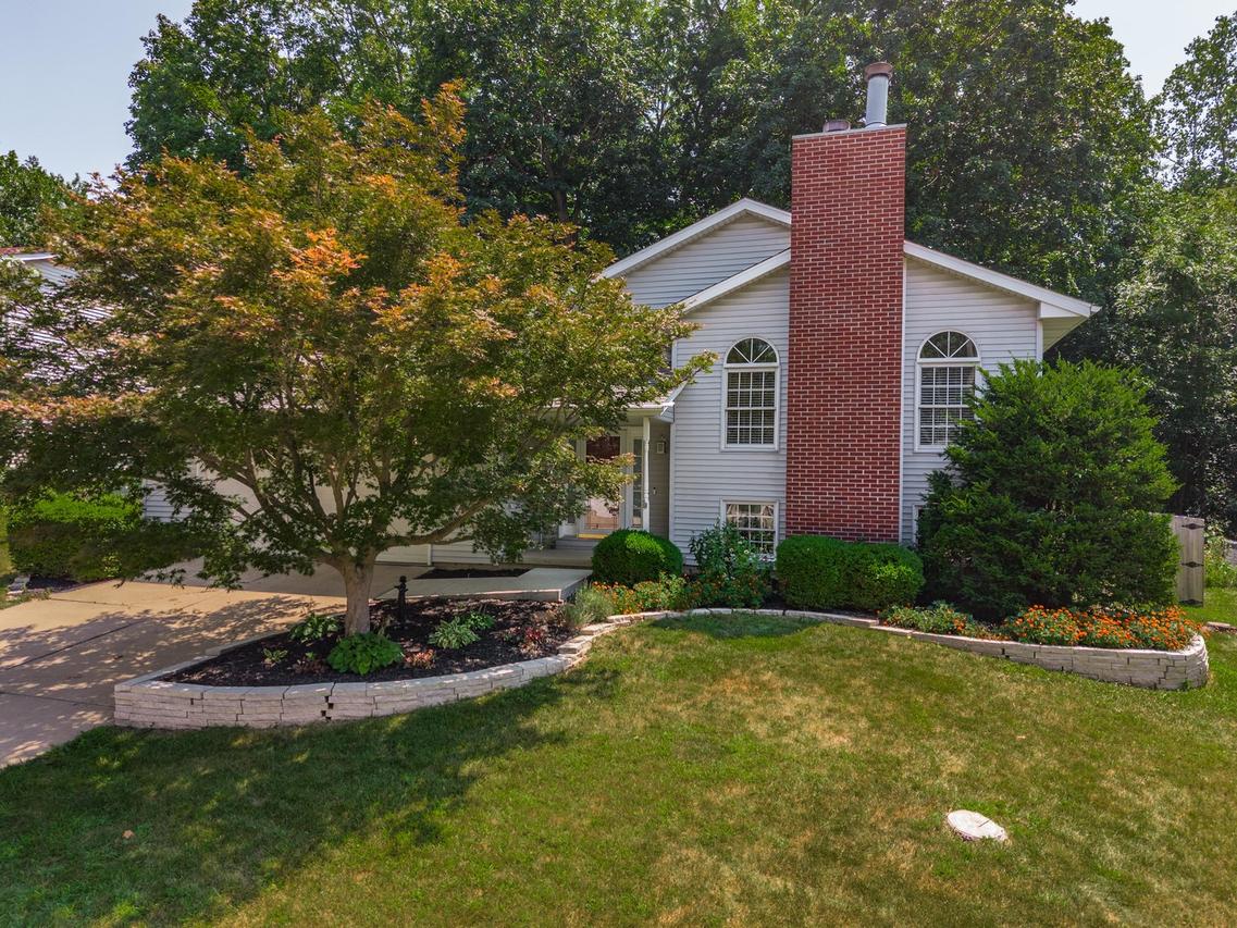 2516 Timber View Dr., Bloomington, IL 61701