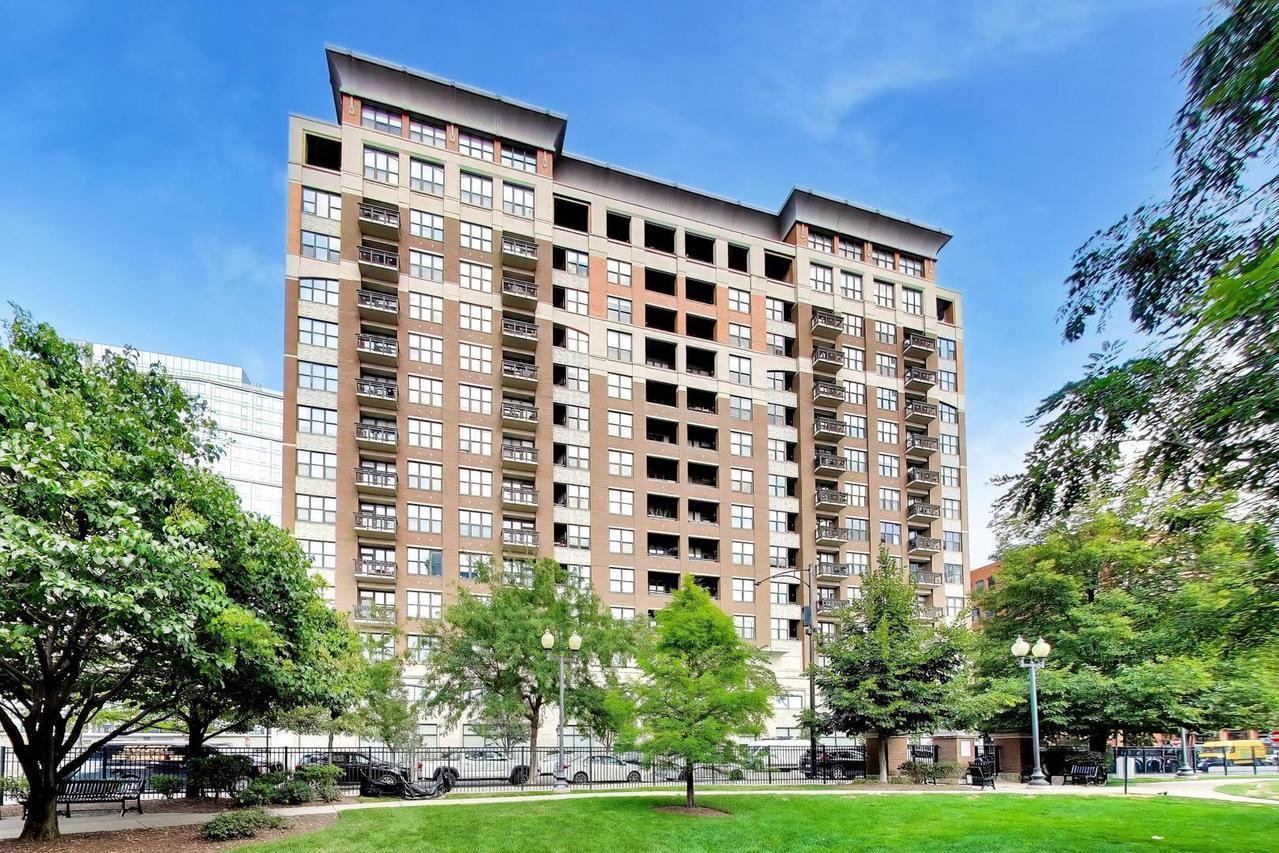 849 N Franklin St. #1009, Chicago, IL 60610