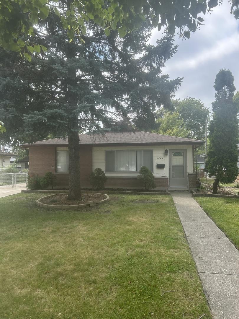 1322 Greenbay Ave., Calumet City, IL 60409