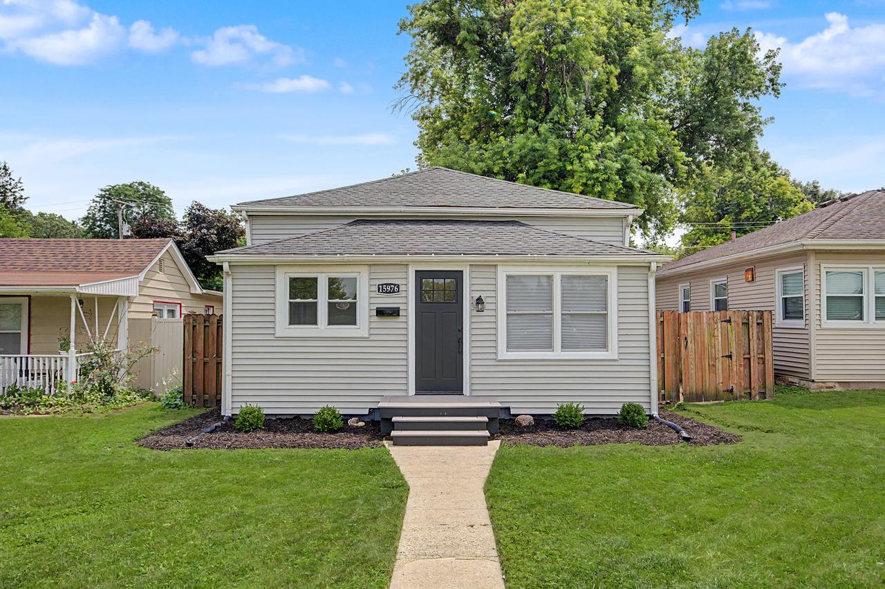 15976 New Ave., Lemont, IL 60439