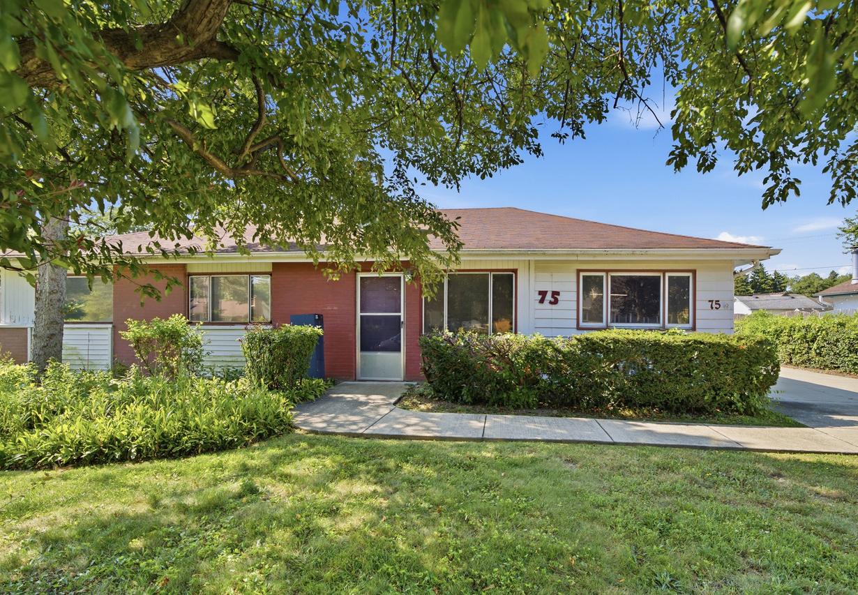 75 Maricopa Ln., Hoffman Estates, IL 60169