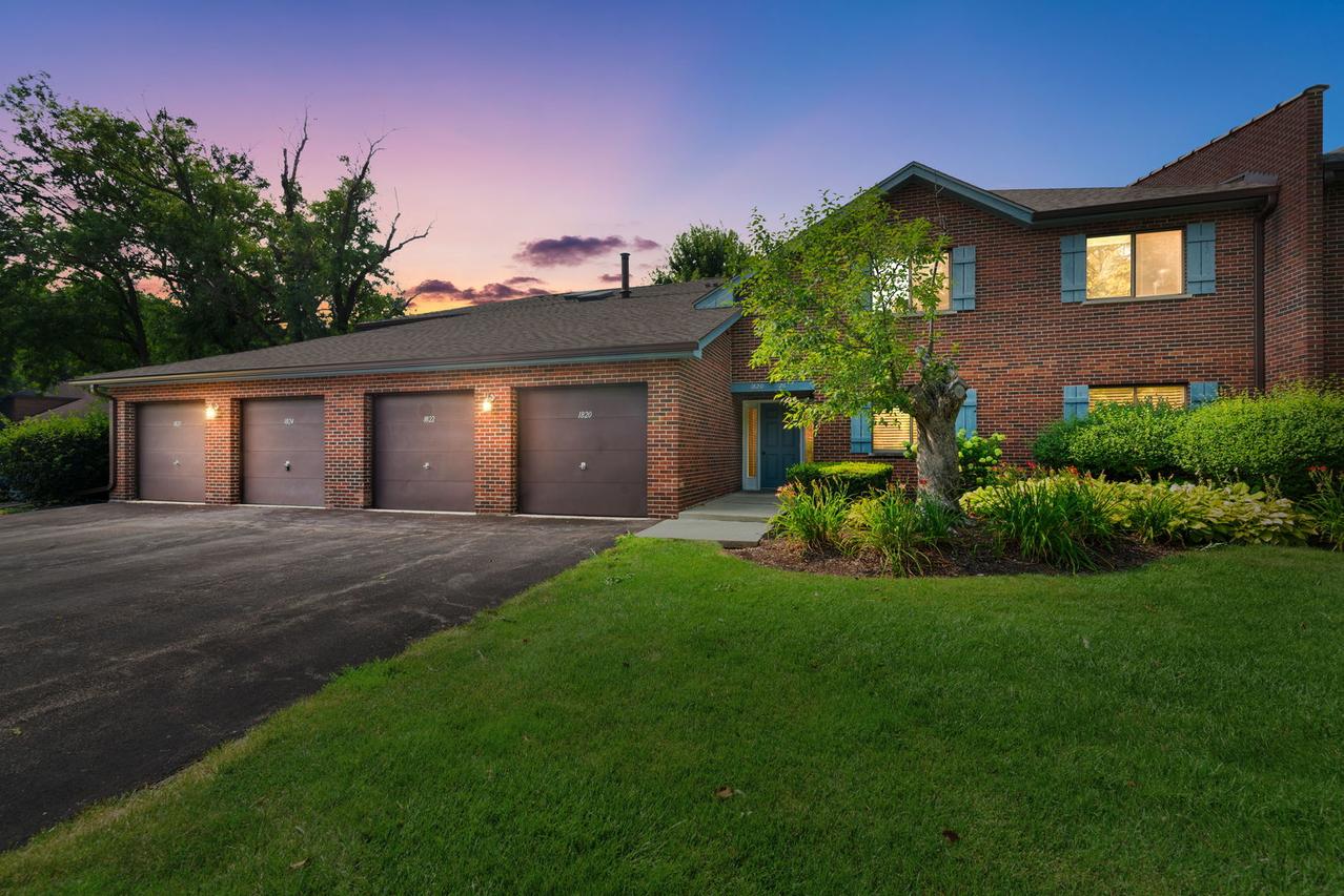1824 Portsmouth Dr. #C, Lisle, IL 60532