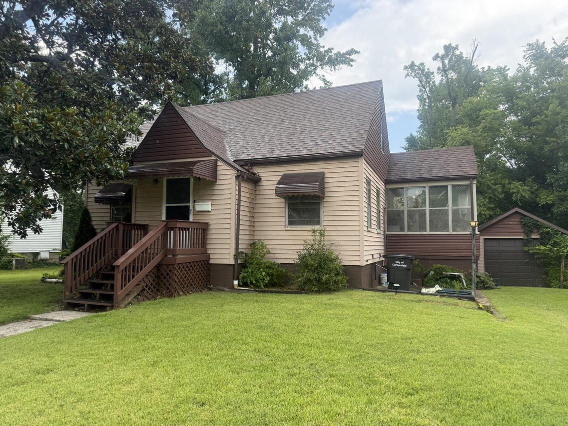 1108 W Walkup Ave., Carbondale, IL 62901
