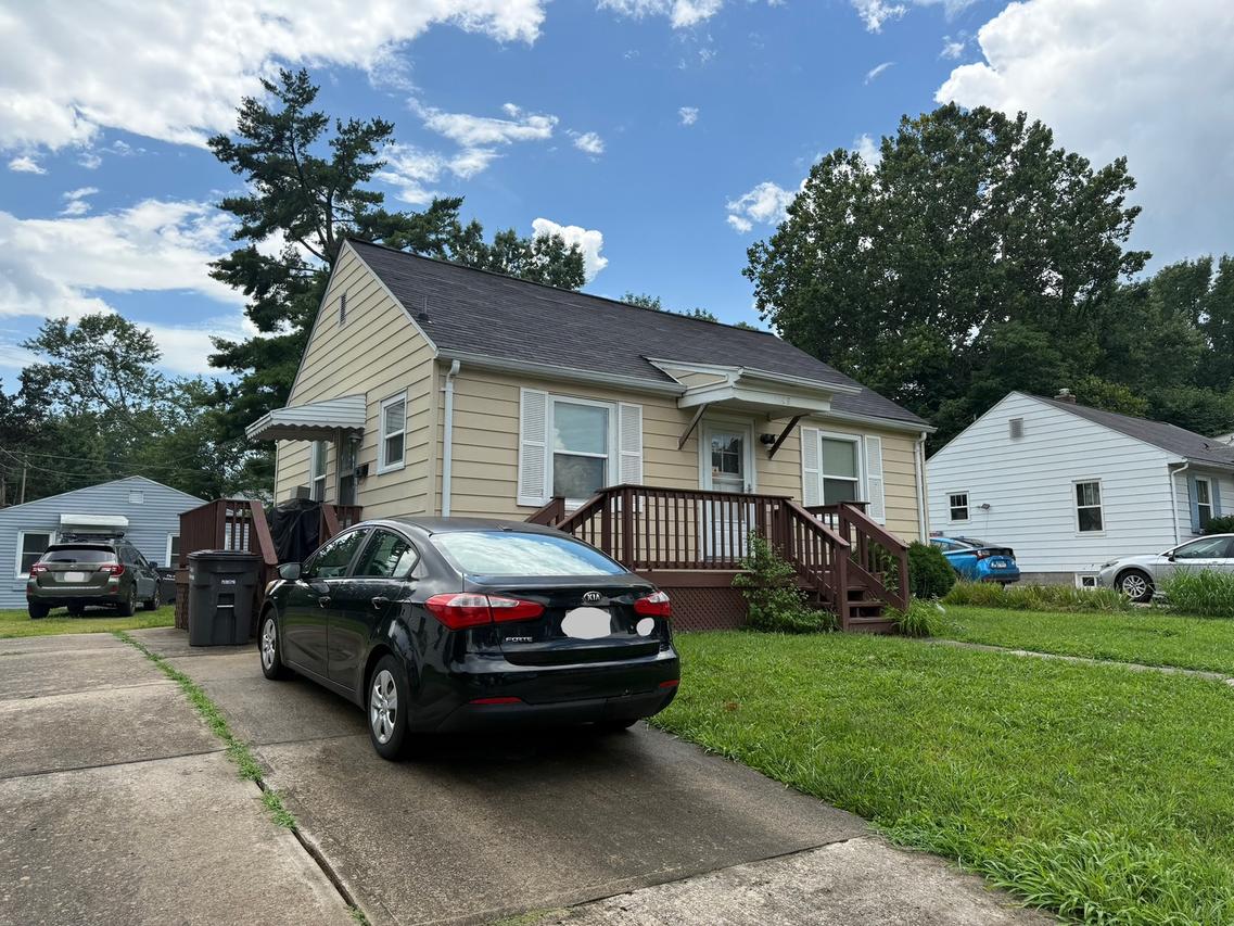 1109 W Walkup Ave., Carbondale, IL 62901