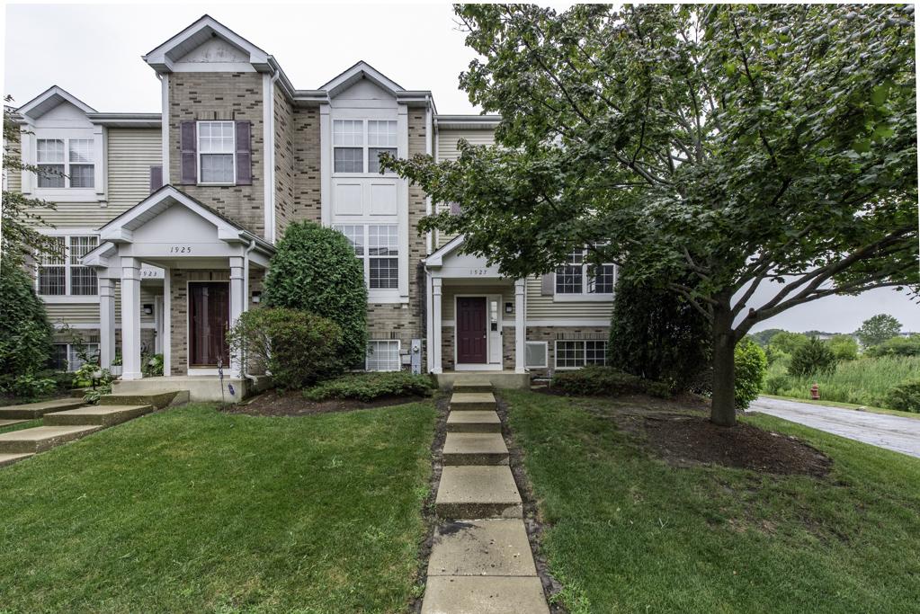 1927 Freedom Ct. #40-1, Zion, IL 60099