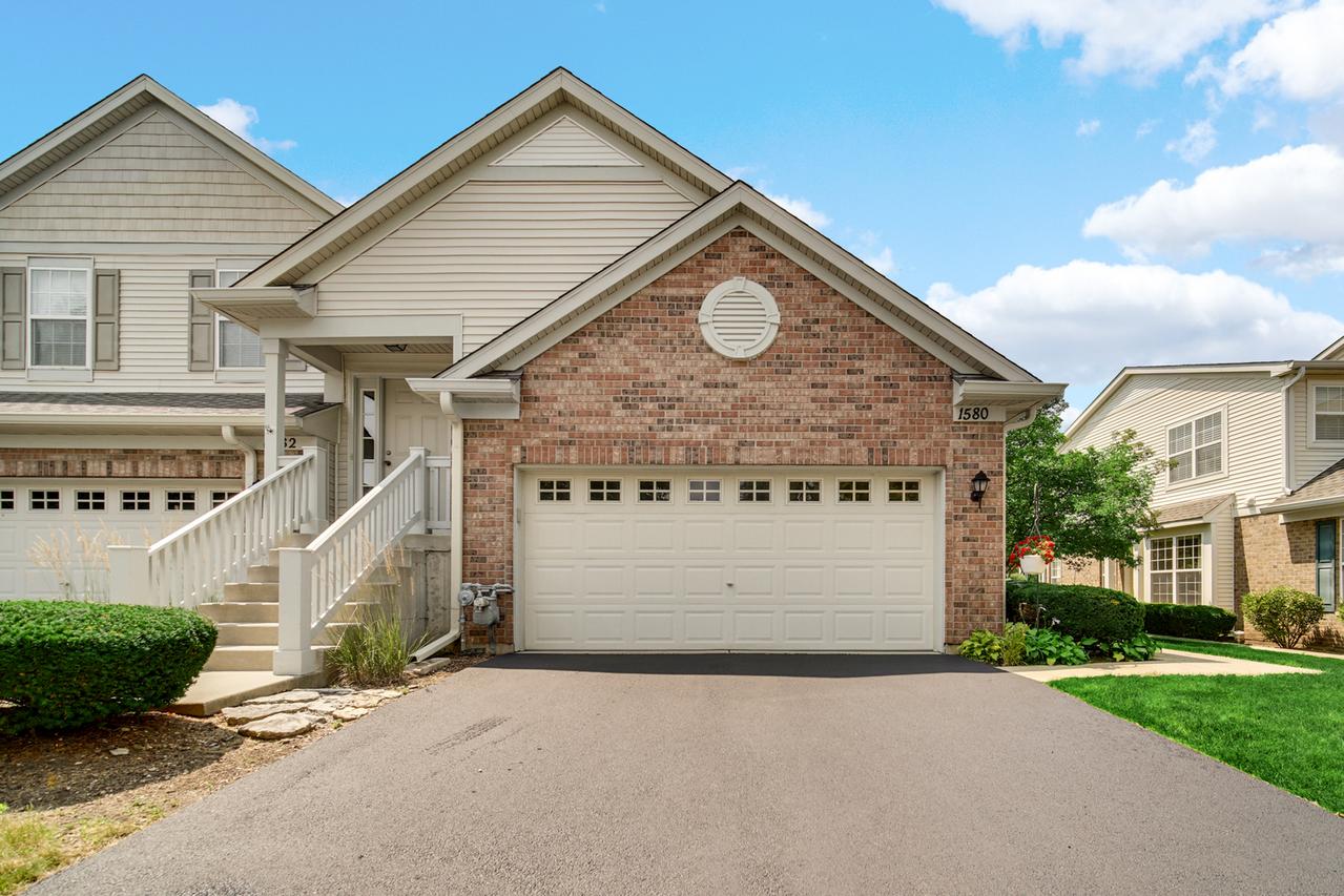 1580 Millbrook Dr., Algonquin, IL 60102