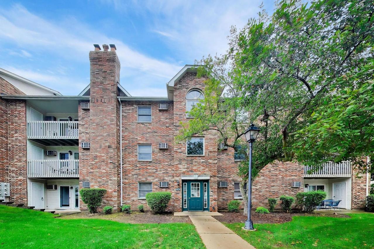 4404 W Shamrock Ln. #1A, Mchenry, IL 60050