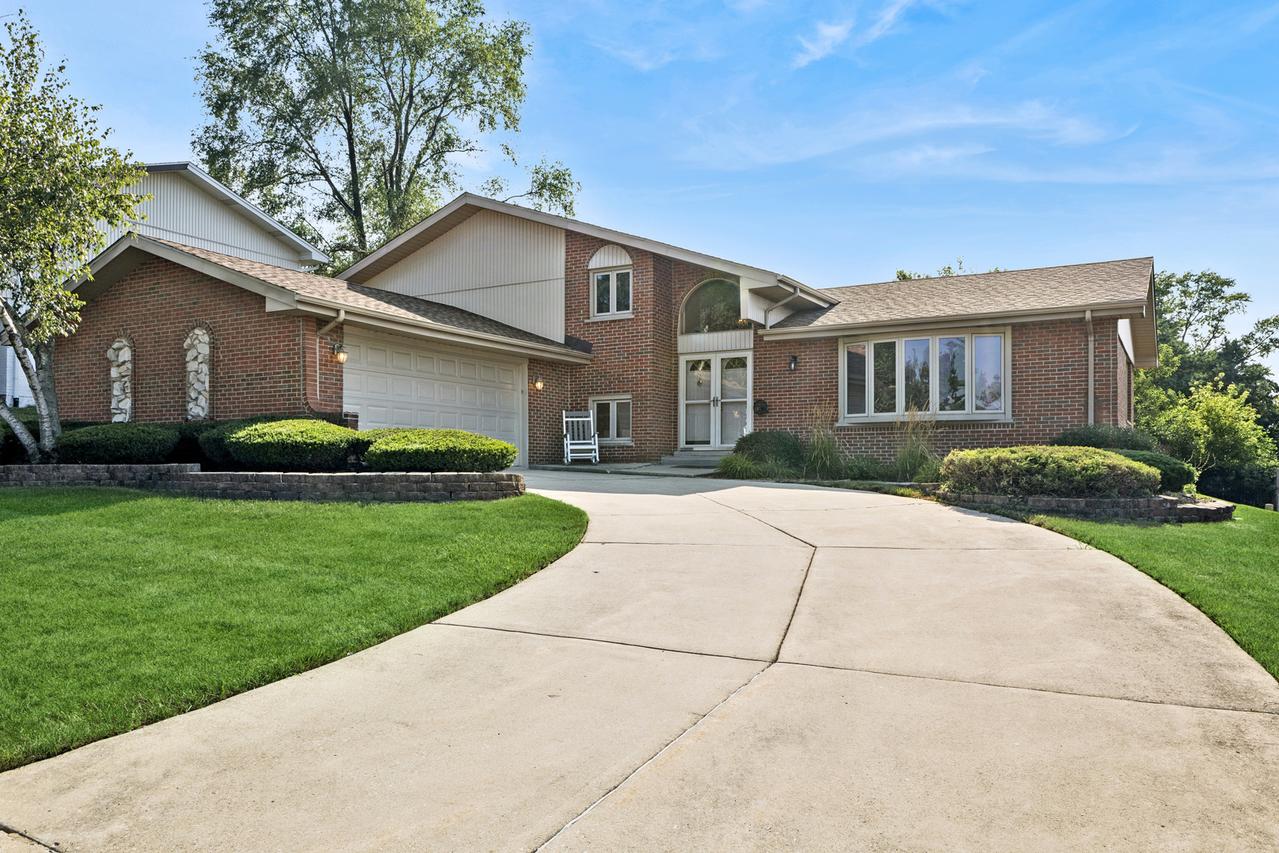 13520 Overland Tr., Orland Park, IL 60467