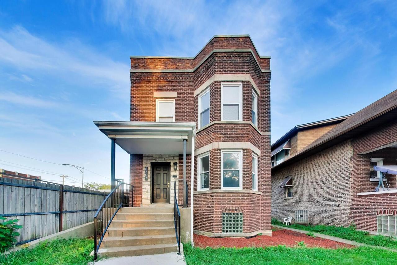 8307 S Manistee Ave., Chicago, IL 60617