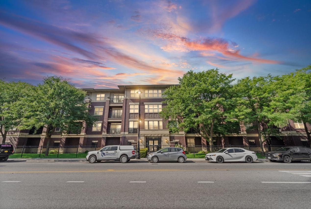 6436 Roosevelt Rd. #410, Oak Park, IL 60304