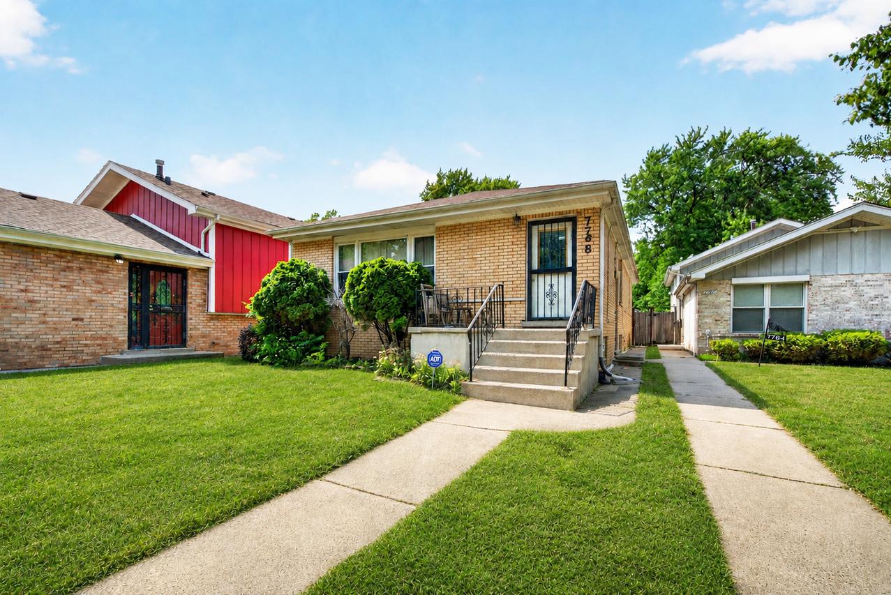 7768 S Luella Ave., Chicago, IL 60649