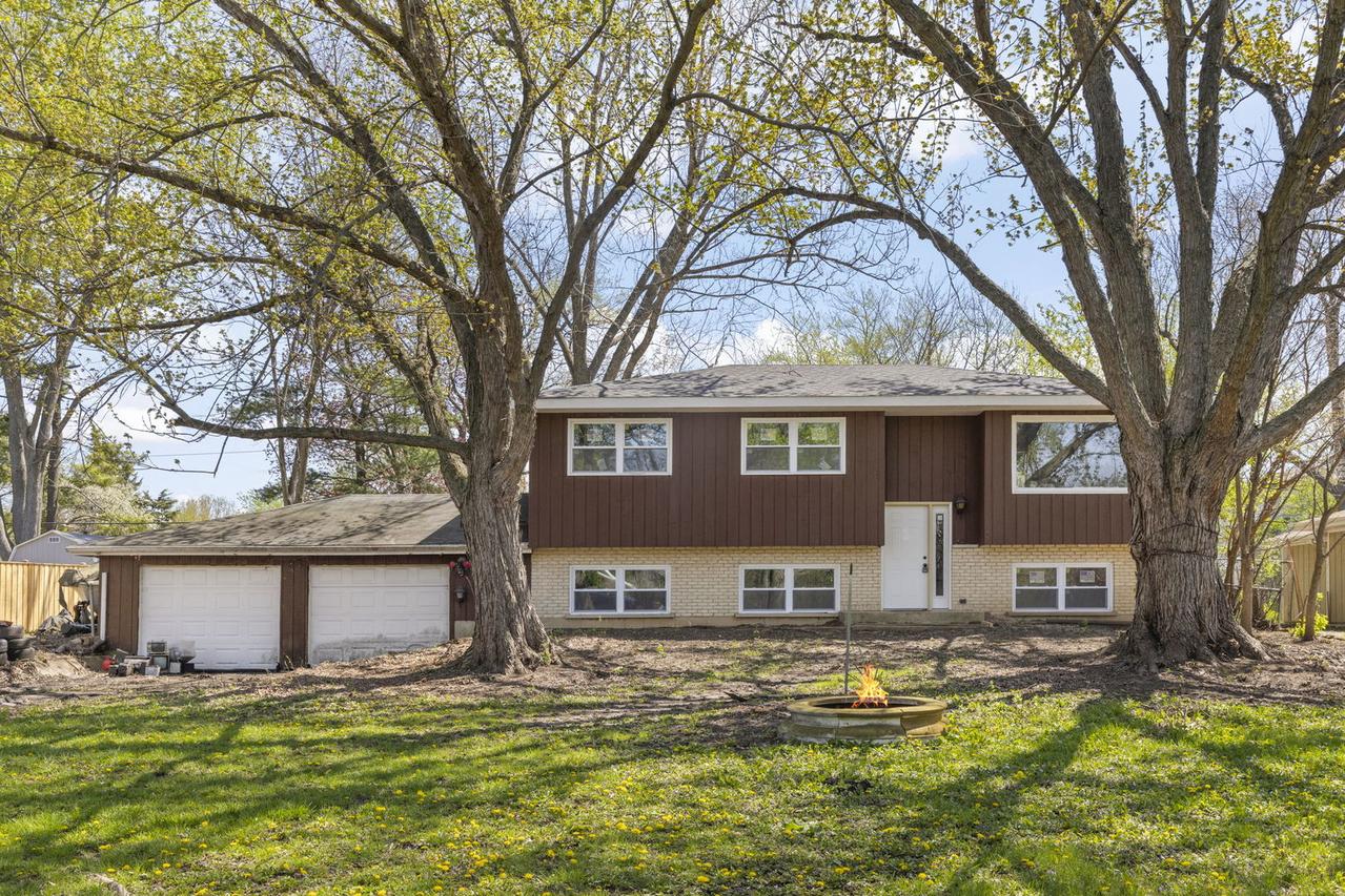 3N607 Kenwood Ave., West Chicago, IL 60185