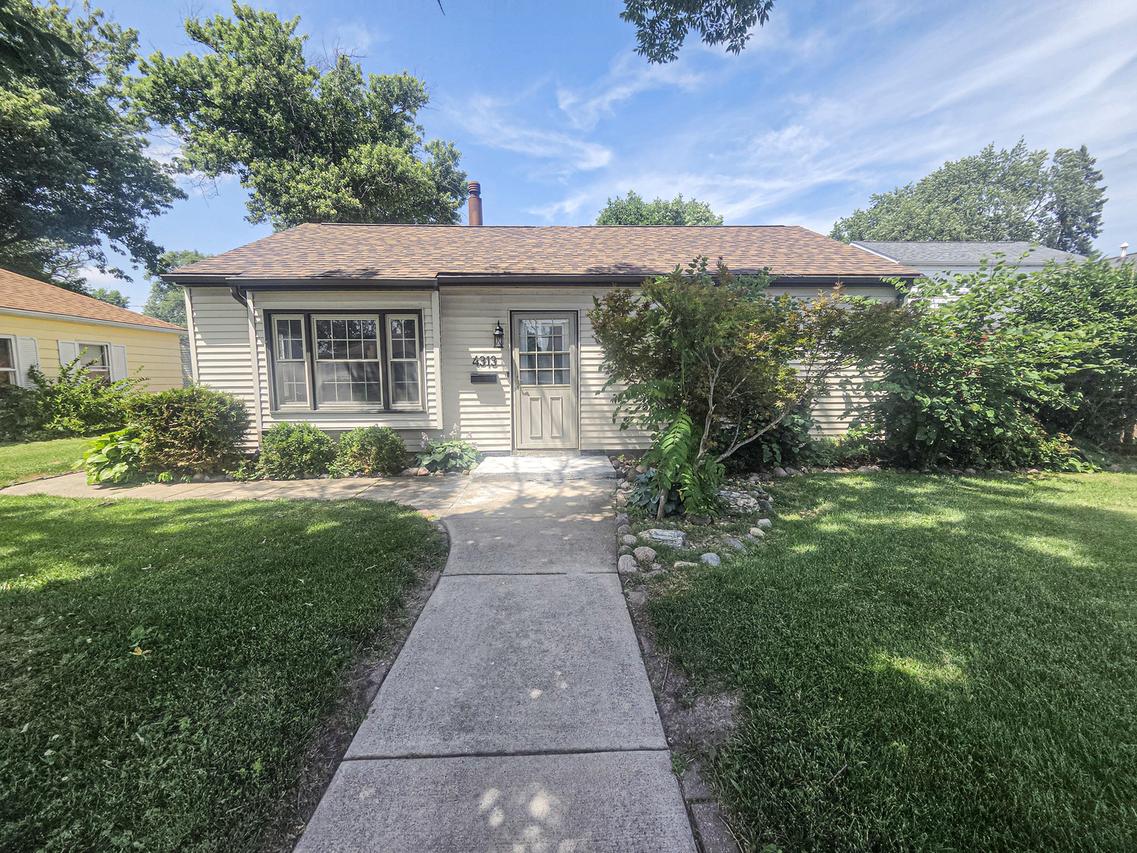 4313 23rd Ave., Rock Island, IL 61201