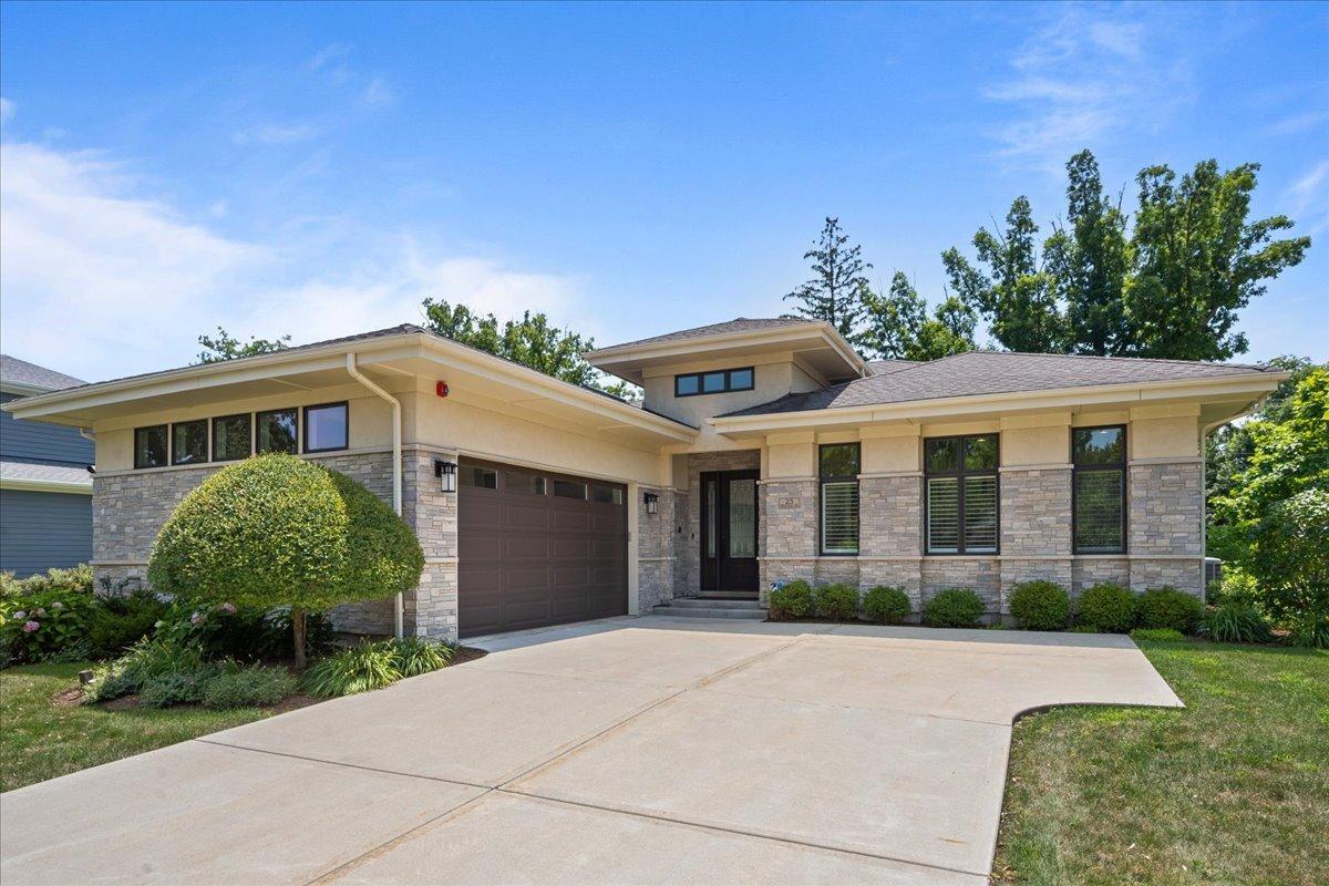 23 Heritage Dr., Highland Park, IL 60035