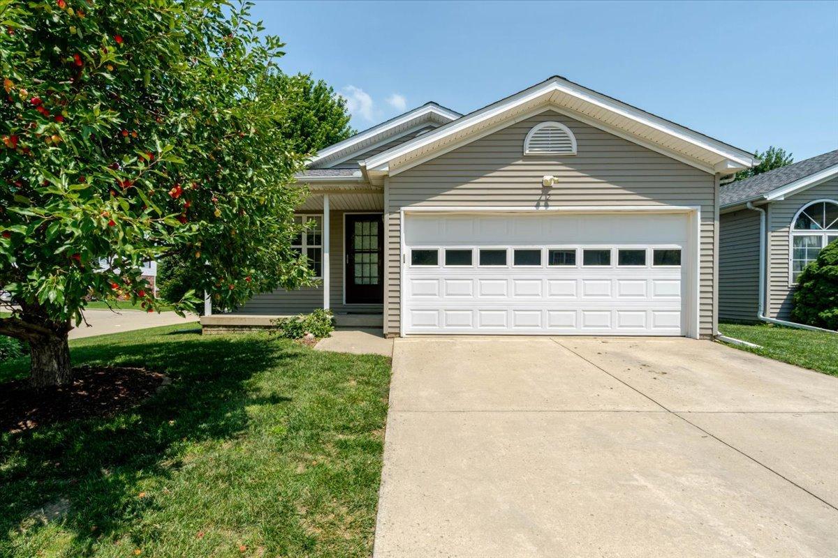2 Harrison Ct., Bloomington, IL 61704