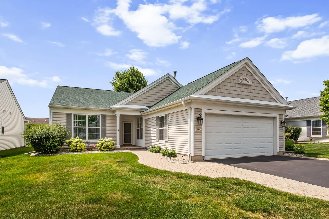 13569 Winterberry Ln., Huntley, IL 60142