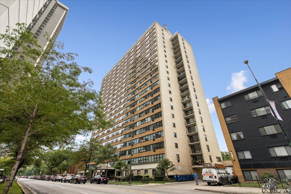 6030 N Sheridan Rd. #1911, Chicago, IL 60660