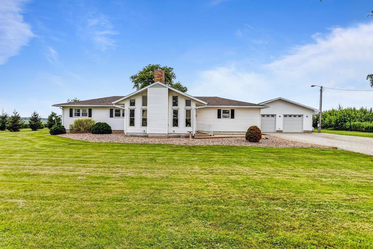 40 E 950 North Rd., Cerro Gordo, IL 61818