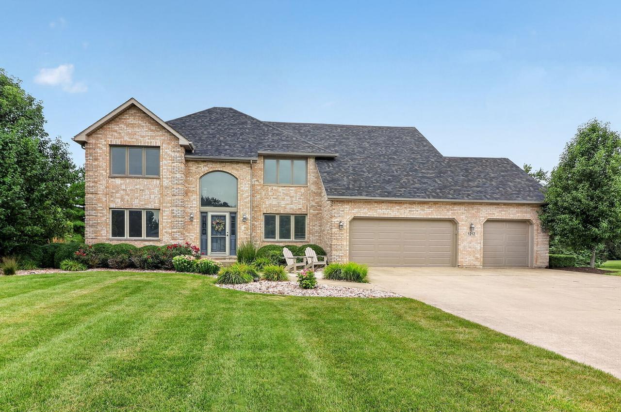 1212 Leinster Dr., Lemont, IL 60439