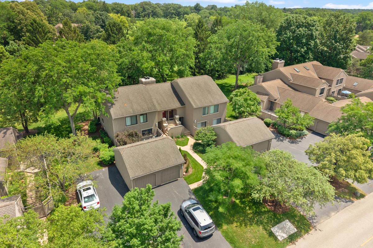 1285 Oak Hill Rd. #D, Lake Barrington, IL 60010