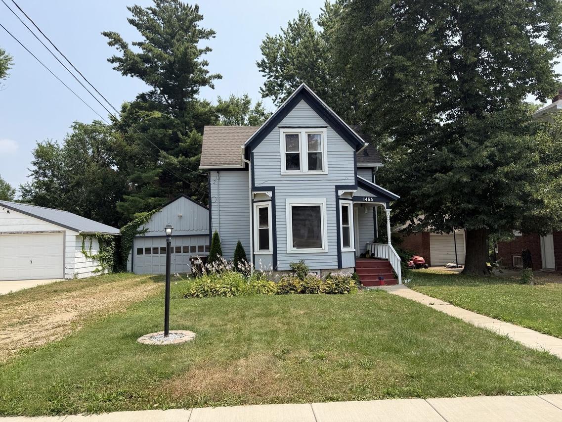 1453 S Float Ave., Freeport, IL 61032