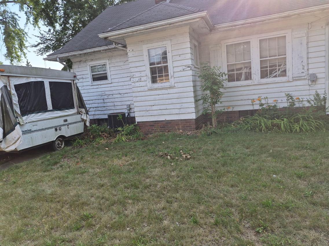 1512 Burton St., Rockford, IL 61103