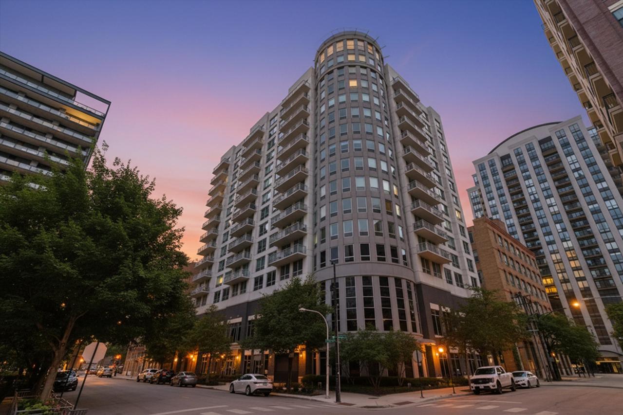 421 W Huron St. #1009, Chicago, IL 60654
