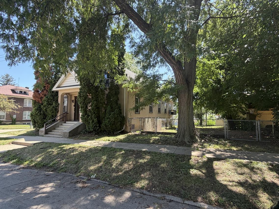 537 W Pleasant St., Freeport, IL 61032
