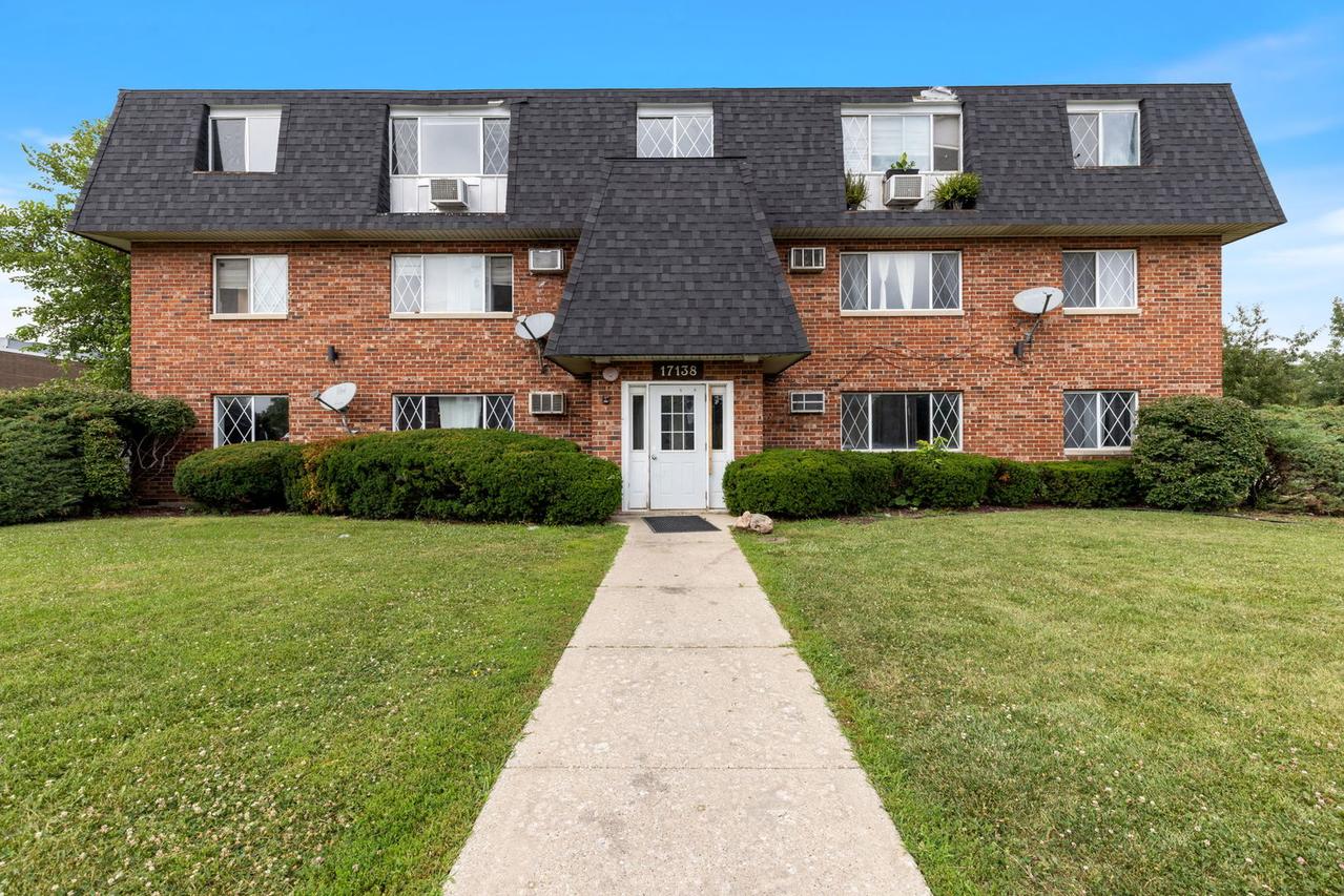 17138 71st Ave. #5, Tinley Park, IL 60477