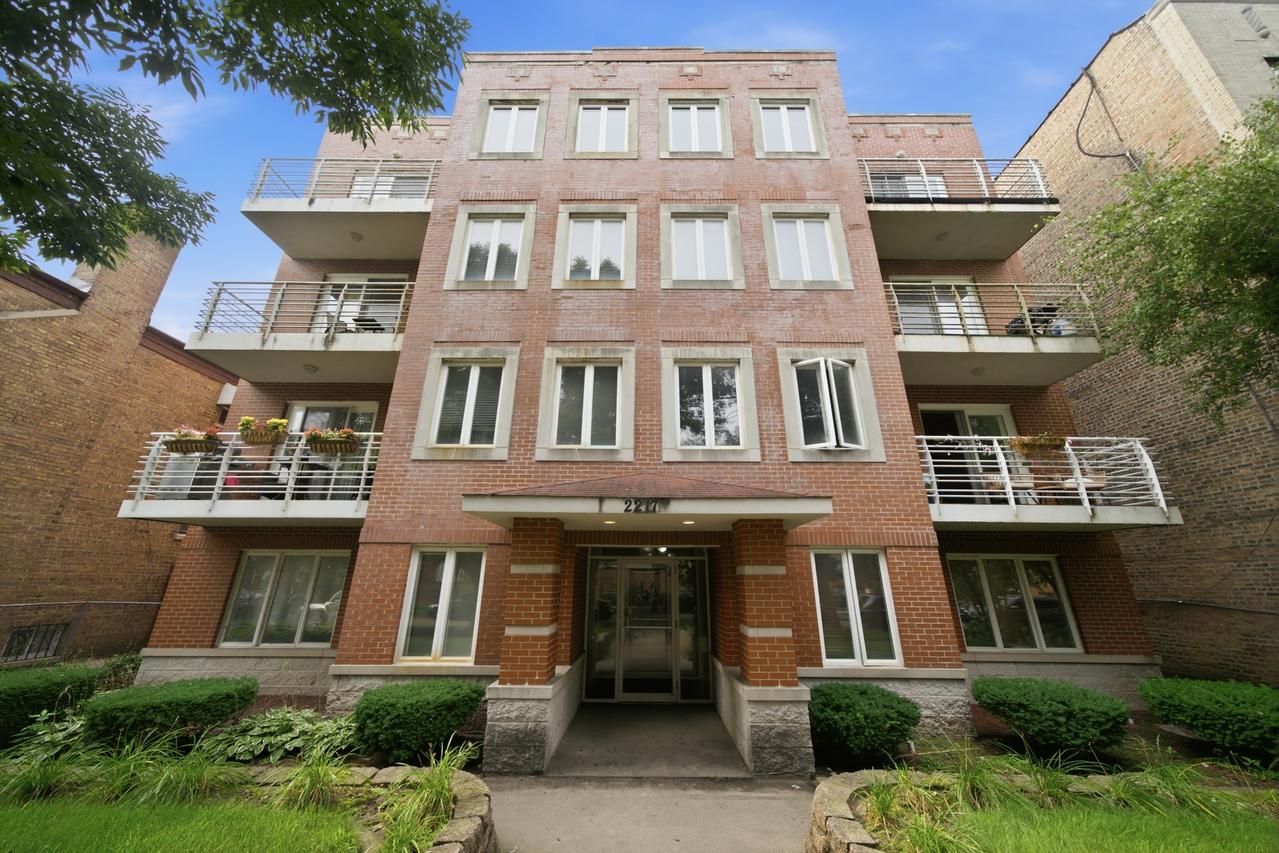 2217 W Farwell Ave. #4B, Chicago, IL 60645