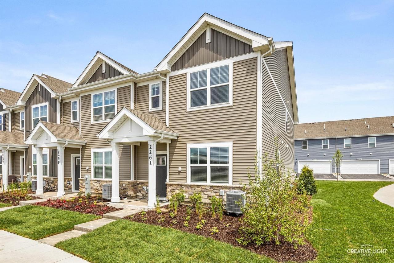 2261 Riesling Rd., Oswego, IL 60543