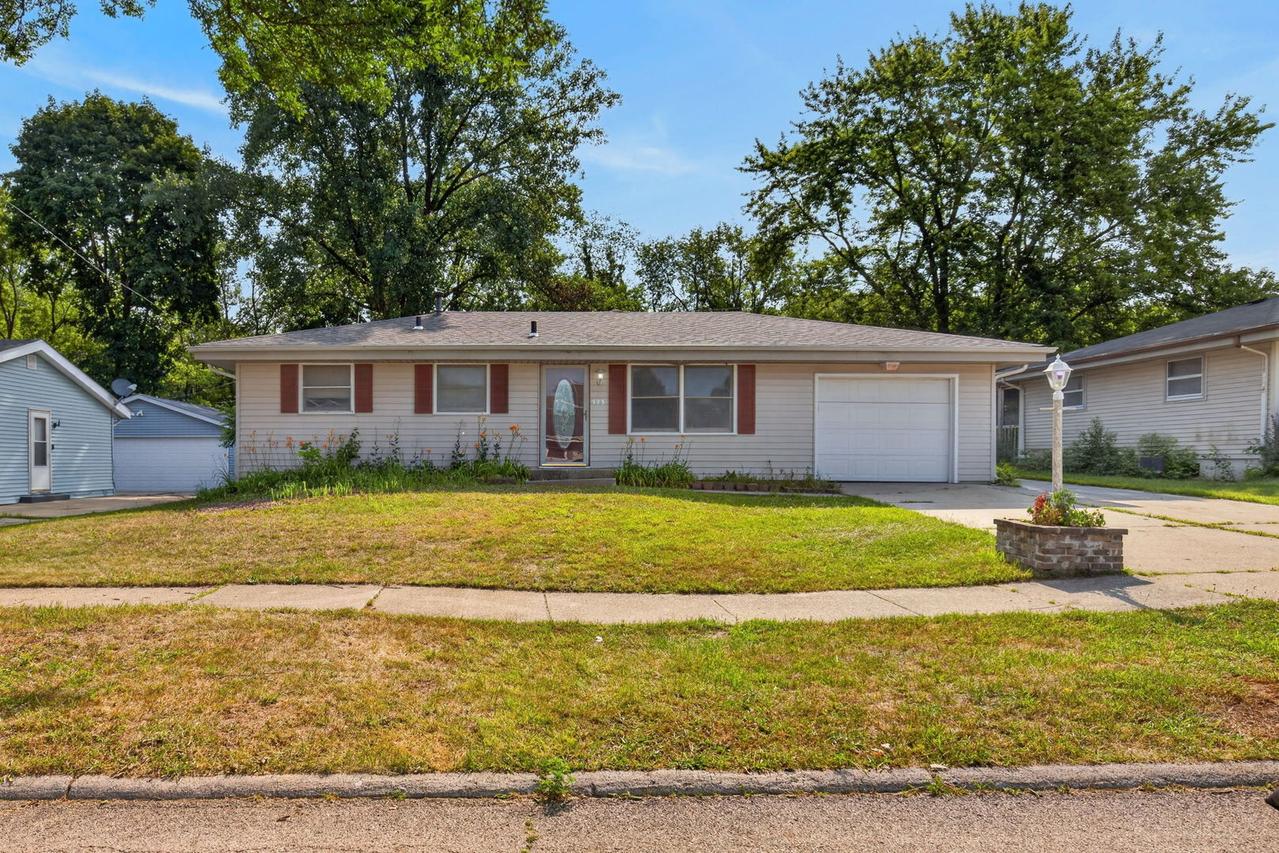 523 Chisholm Tr., Rockford, IL 61101