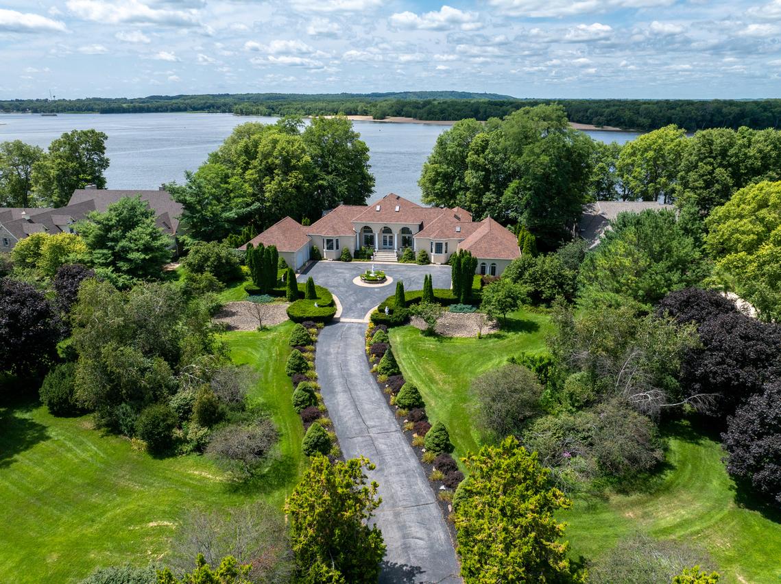 16908 River Rd., Cordova, IL 61242