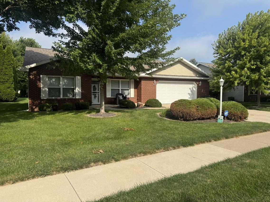 2806 Becker Dr., Peru, IL 61354