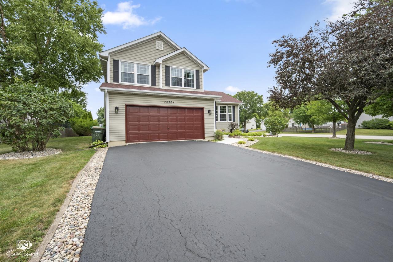 26504 W Stonebriar Way, Channahon, IL 60410