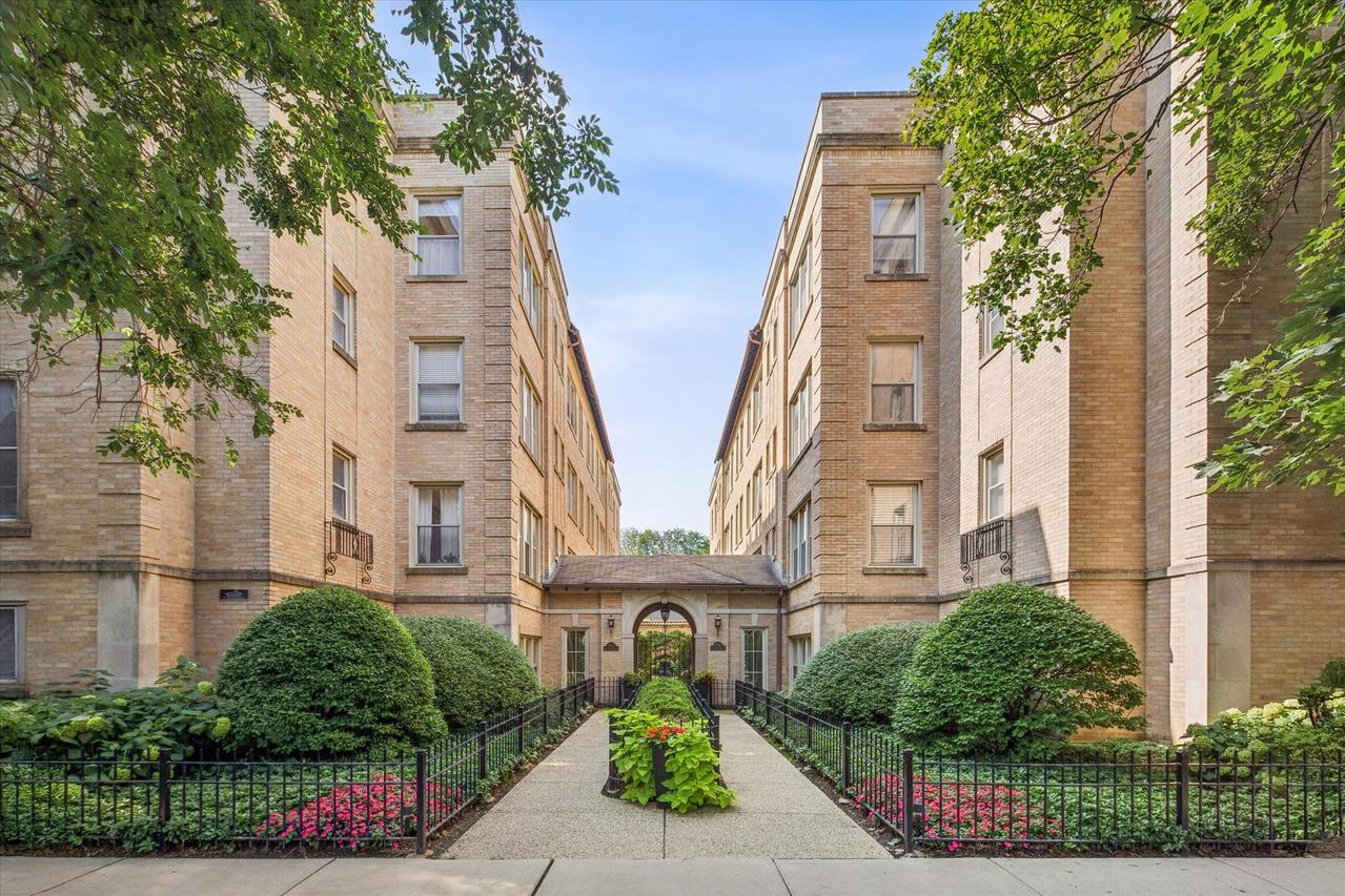 1733 W Balmoral Ave. #3A, Chicago, IL 60640