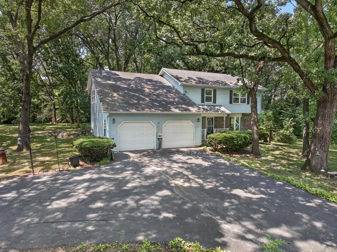 2825 Kingston Dr., Island Lake, IL 60042