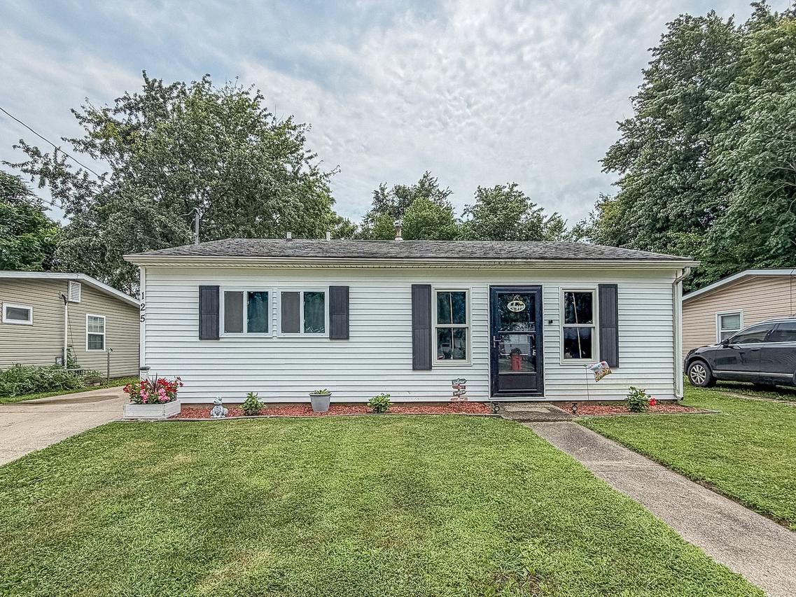 125 Woodlawn Ave., Mattoon, IL 61938
