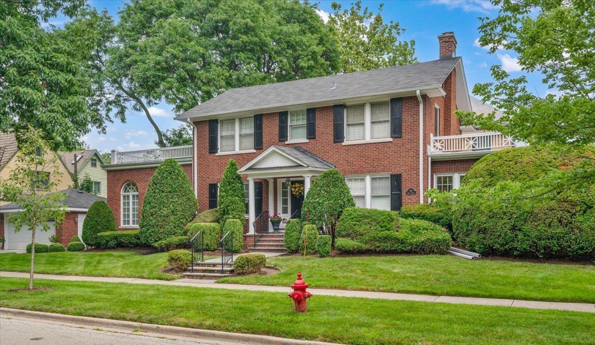 220 Maple Ave., Wilmette, IL 60091