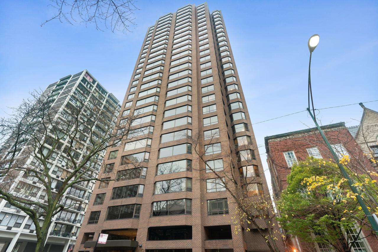 1410 N State St. #15A, Chicago, IL 60610