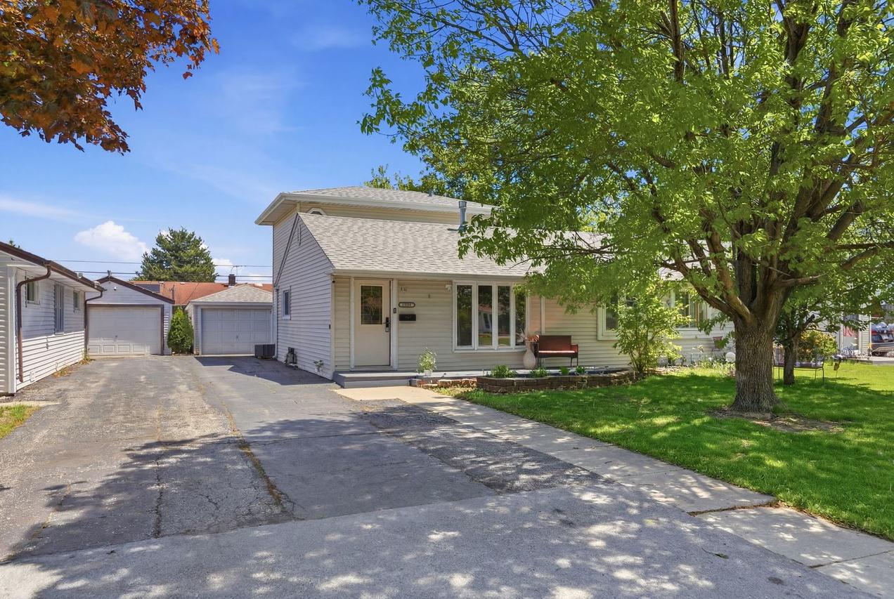 8753 S Kostner Ave., Hometown, IL 60456