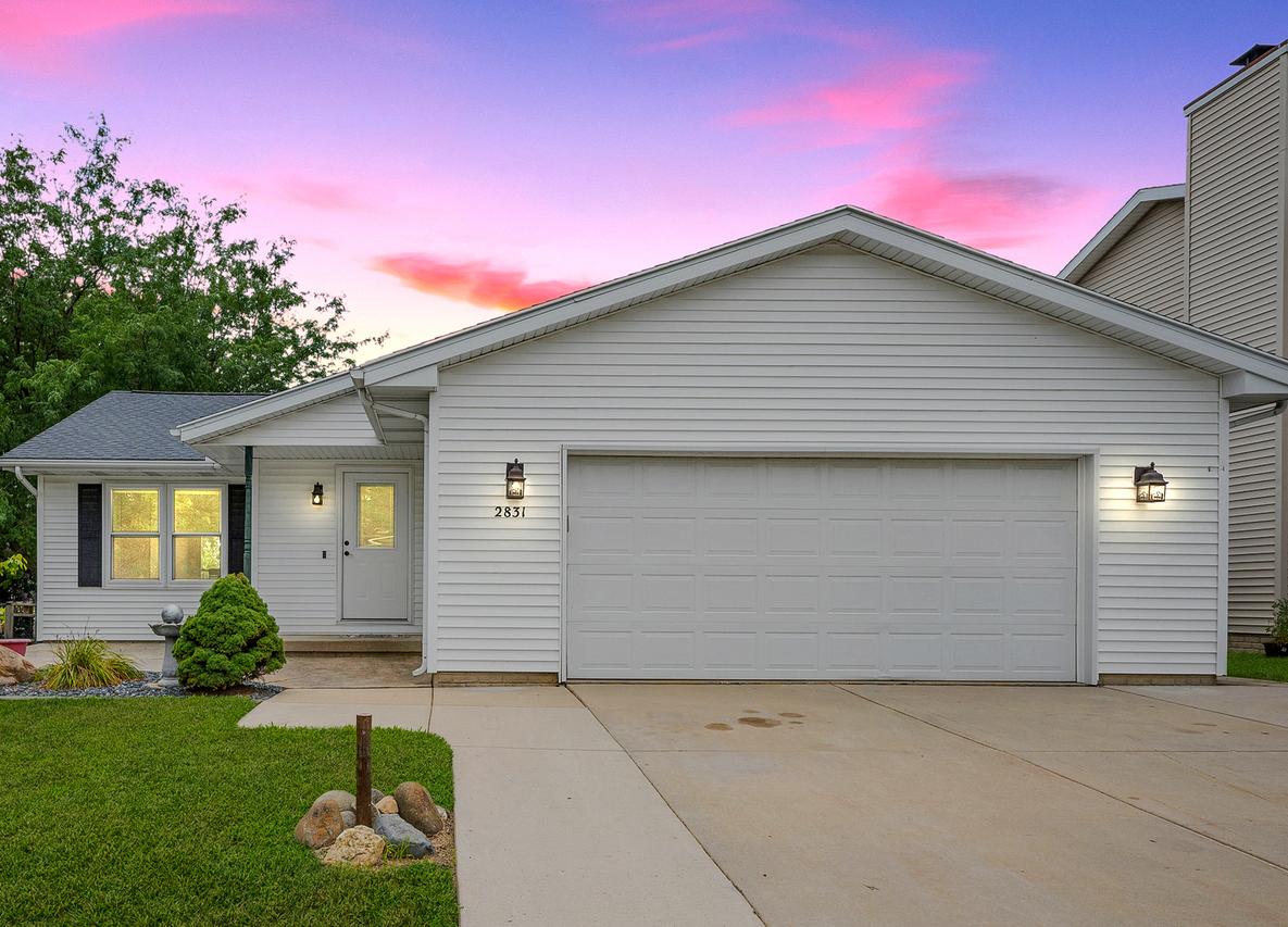 2831 Rutherford Dr., Bloomington, IL 61705