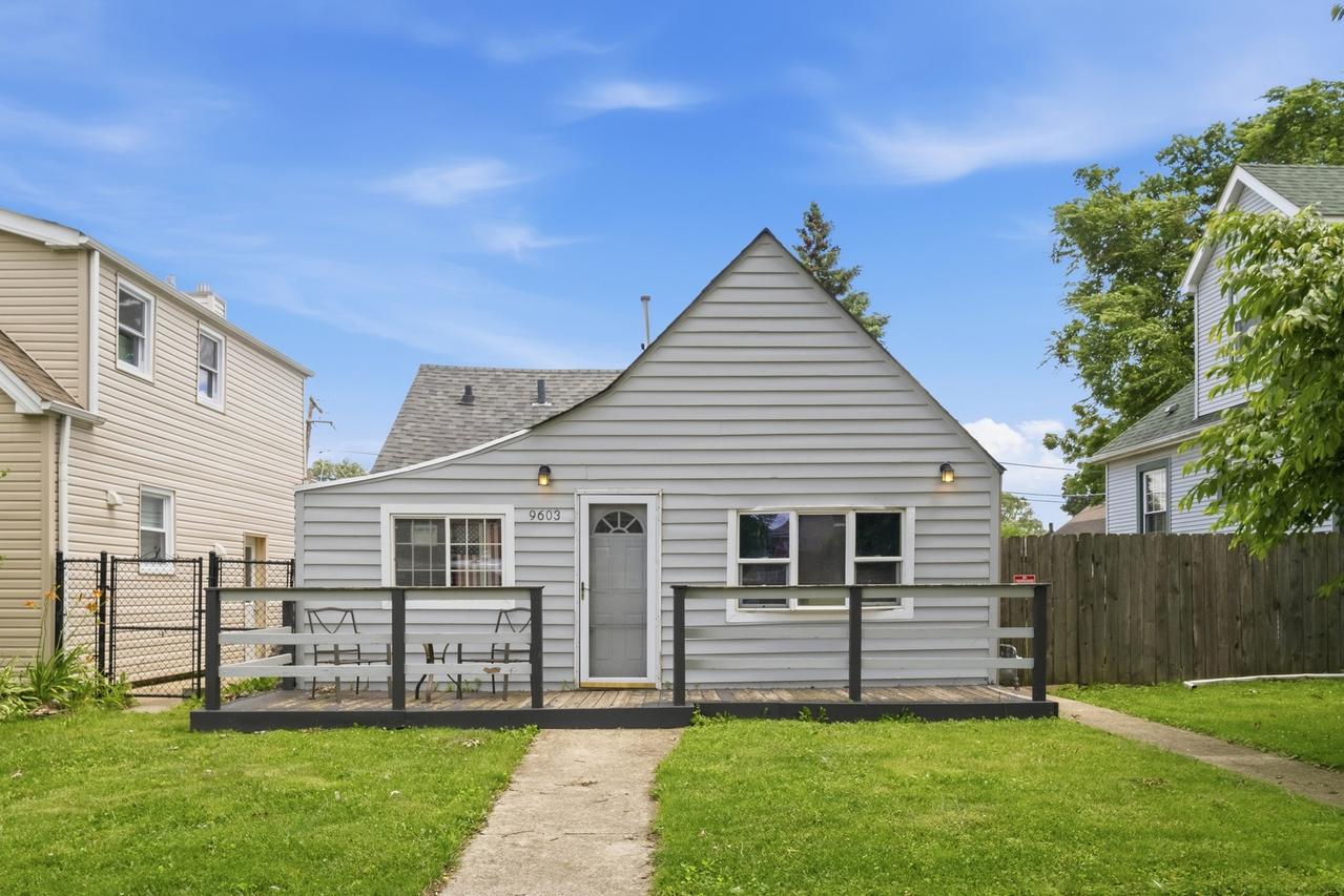 9603 Merton Ave., Oak Lawn, IL 60453
