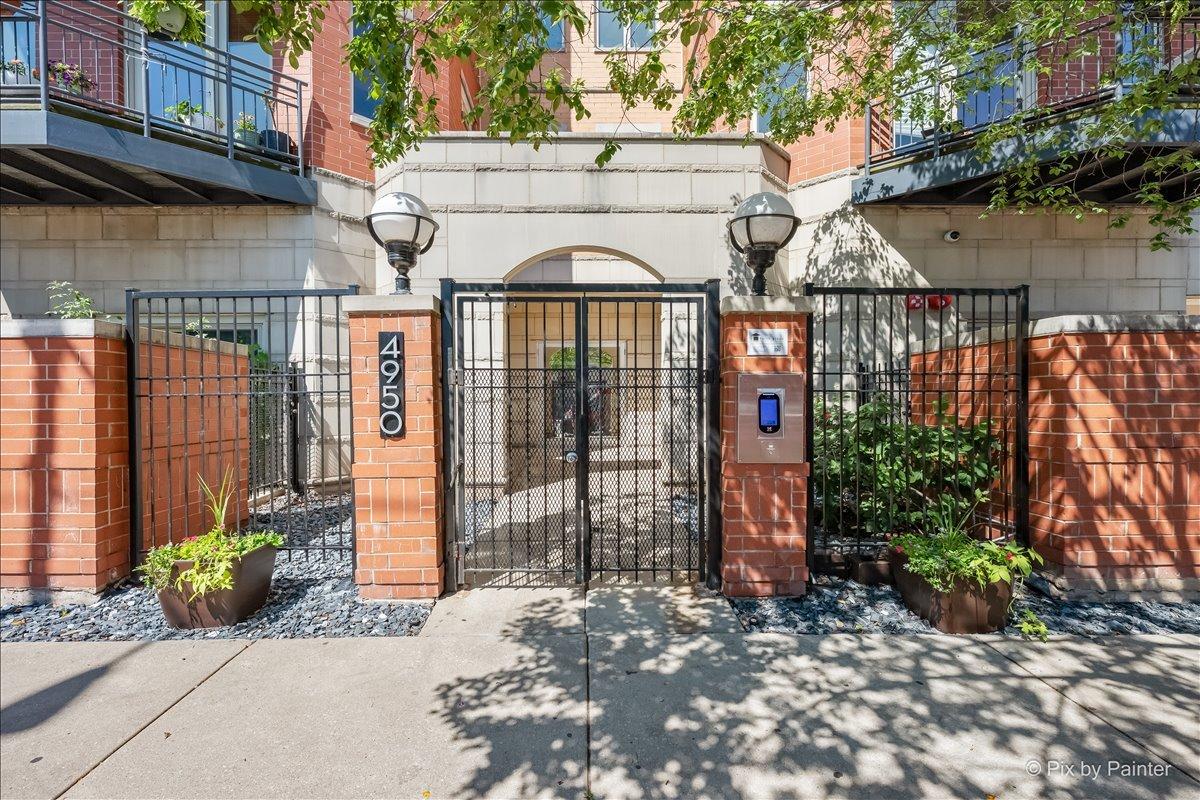4950 N Western Ave. #4L, Chicago, IL 60625
