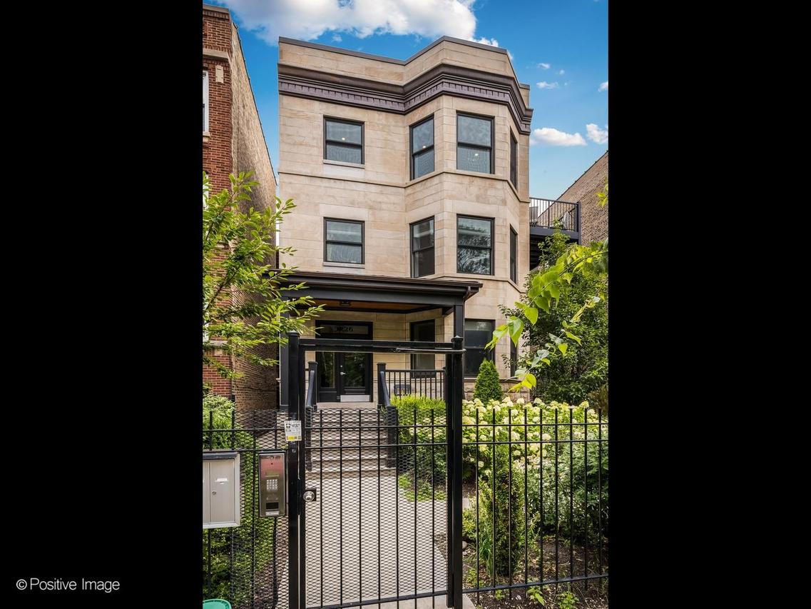 1226 W Winnemac Ave. #3S, Chicago, IL 60640