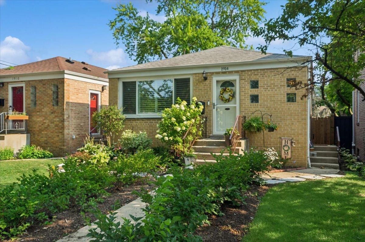 1914 Warren St., Evanston, IL 60202