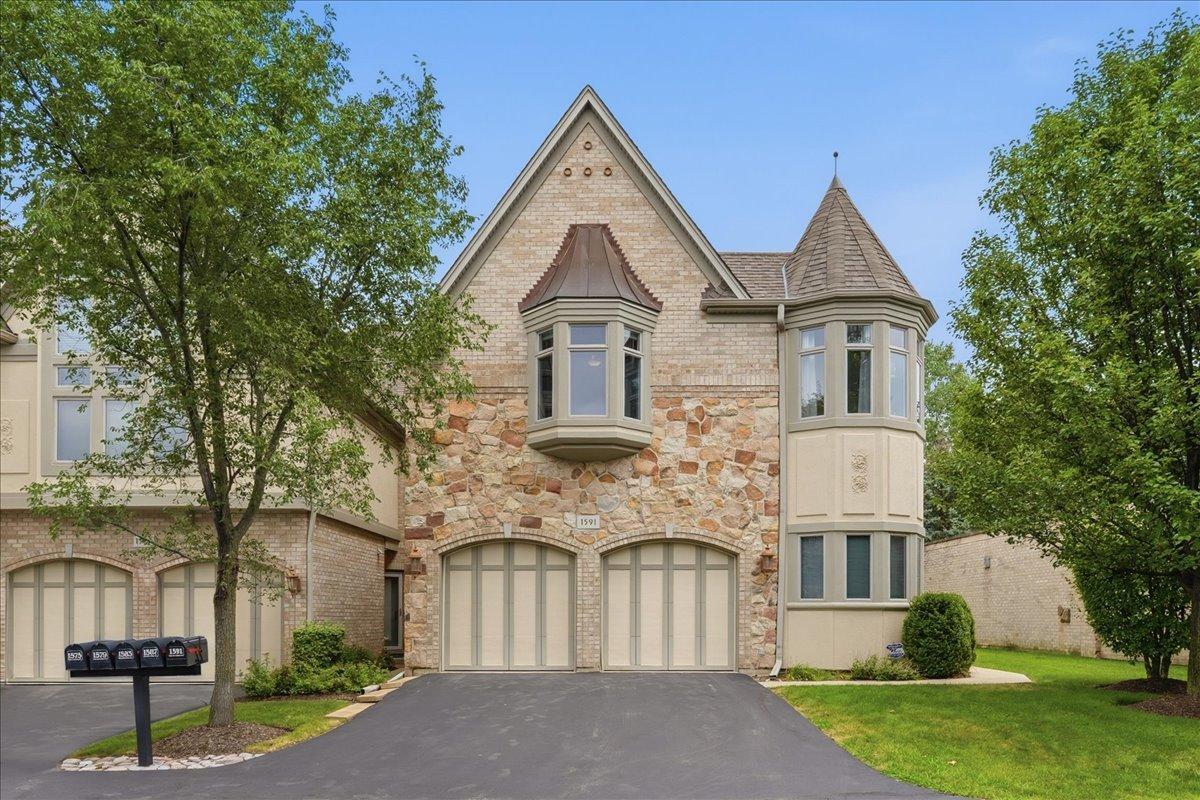 1591 S Paul Le Comte Ct., Palatine, IL 60067
