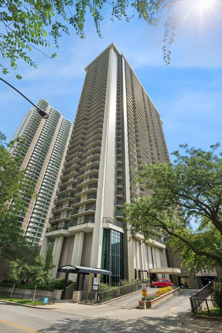 6007 N Sheridan Rd. #27B, Chicago, IL 60660