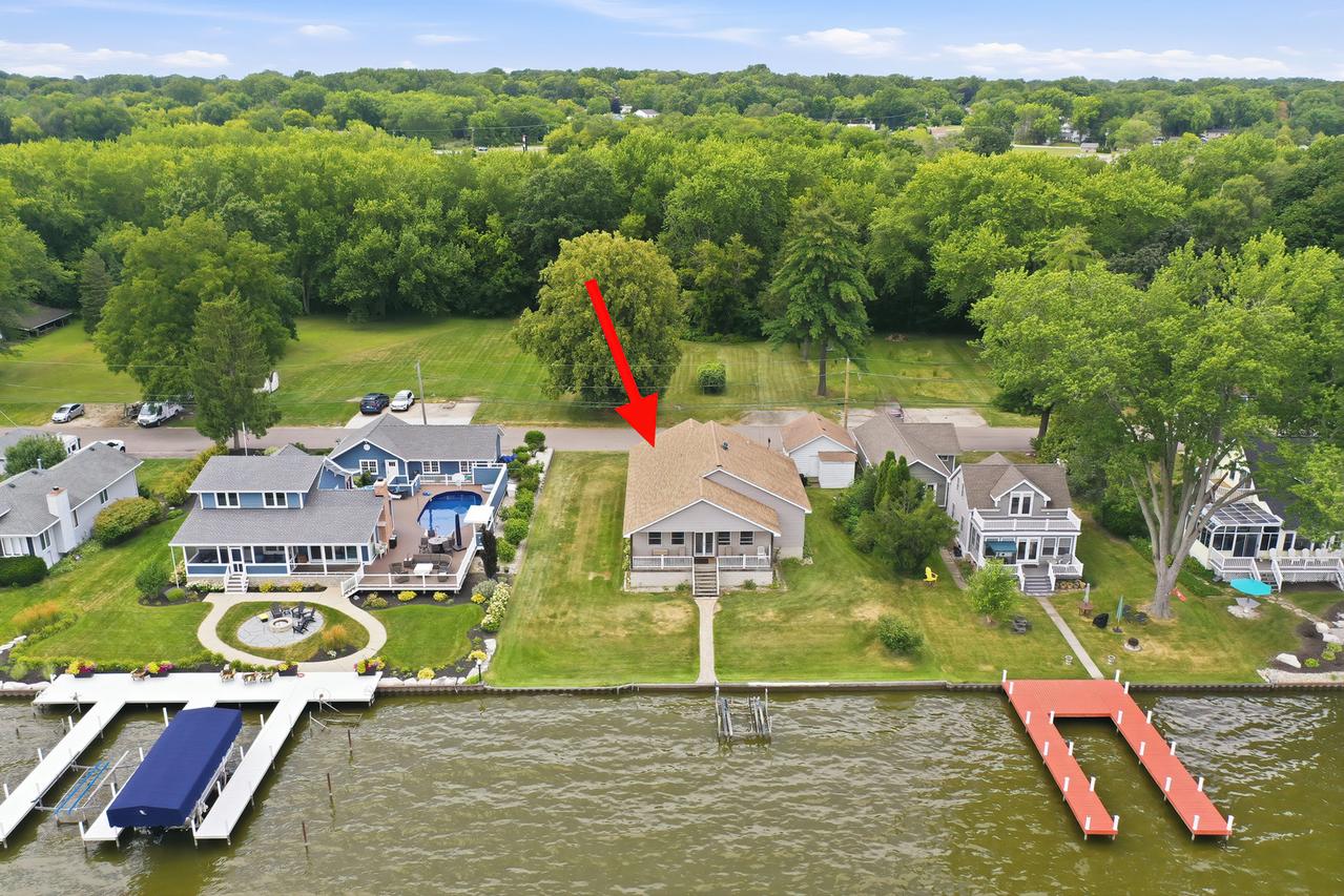 1513 Sunnyside Beach Dr., Johnsburg, IL 60051