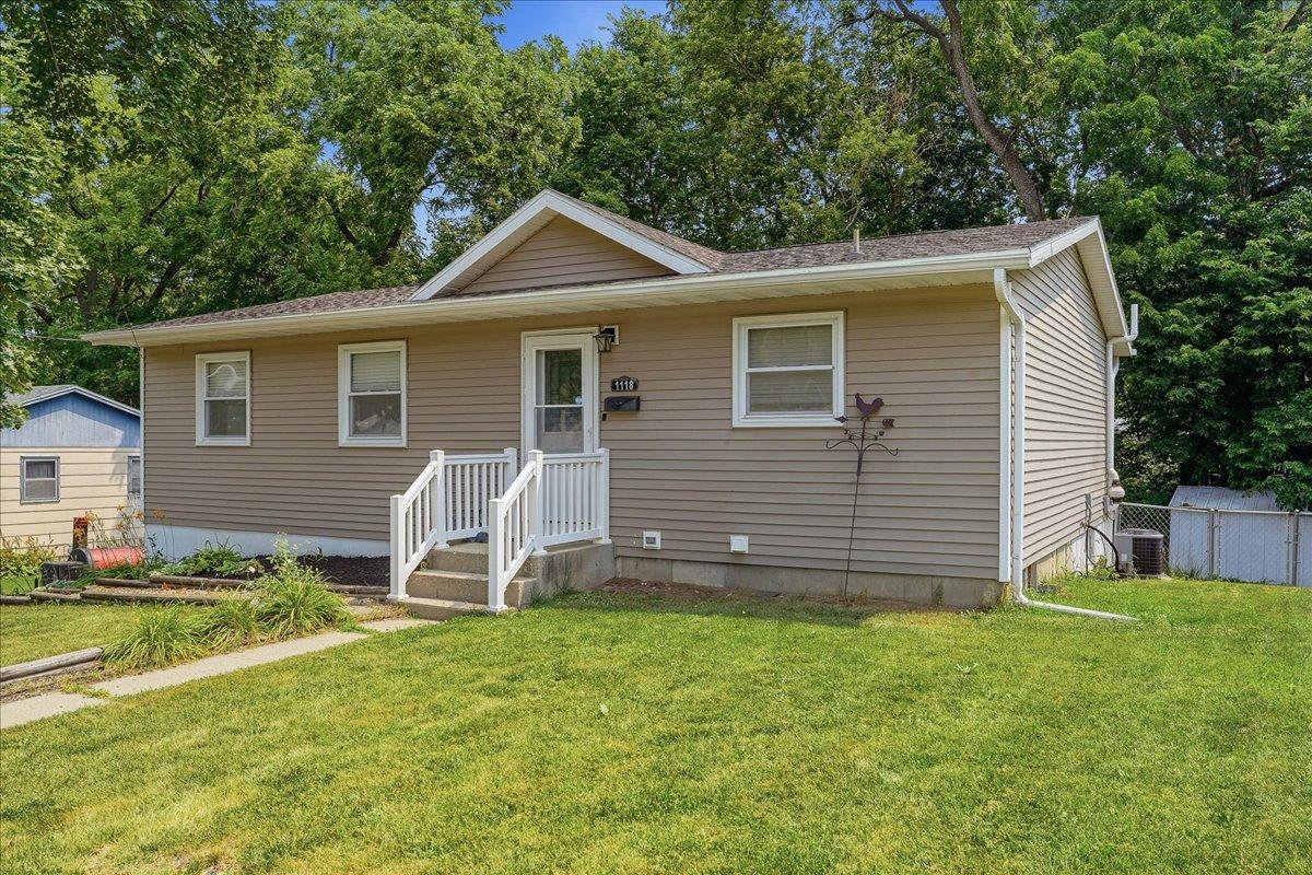 1118 Elm Pl., Dixon, IL 61021